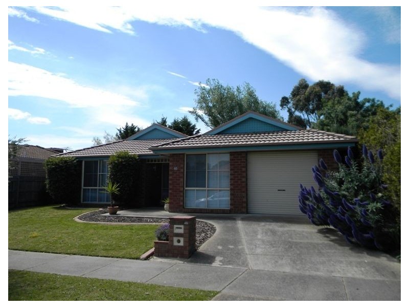 46 Frances Crescent, Cranbourne North VIC 3977