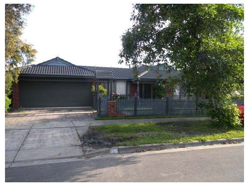 142 Courtenay Avenue, Cranbourne North VIC 3977