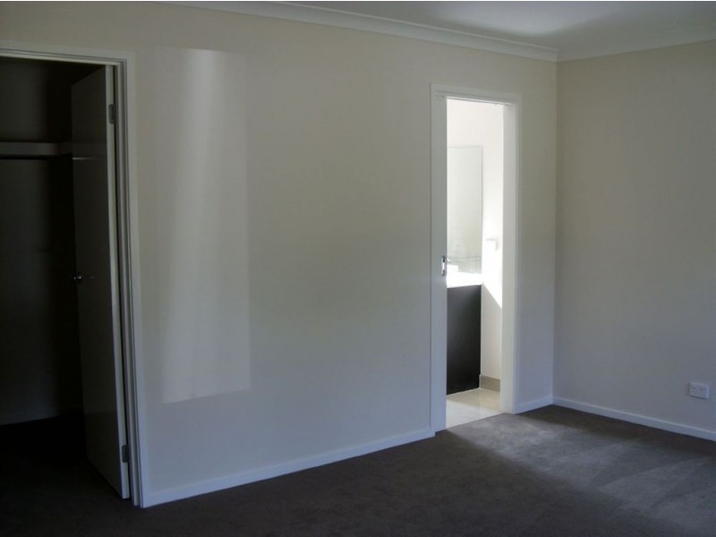 112 William Thwaites Boulevard, Cranbourne North VIC 3977