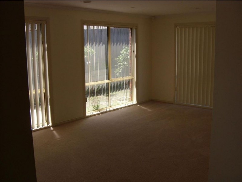 21 Cilento Crescent, Lynbrook VIC 3975