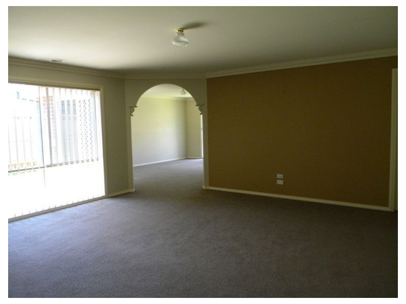 6 Glade Court, Cranbourne VIC 3977