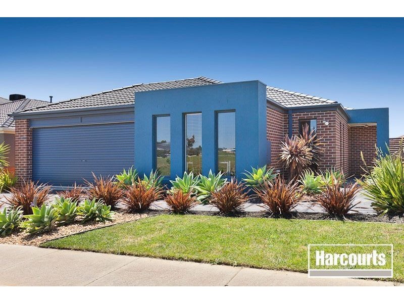 6 Corrigans Road, Cranbourne East VIC 3977