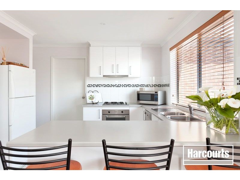 6 Corrigans Road, Cranbourne East VIC 3977