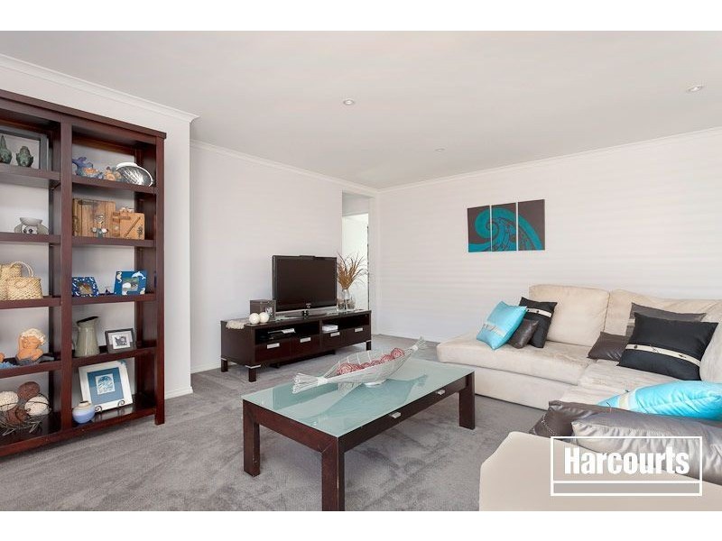 6 Corrigans Road, Cranbourne East VIC 3977