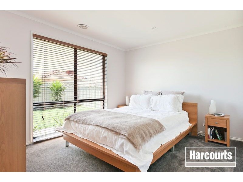 6 Corrigans Road, Cranbourne East VIC 3977