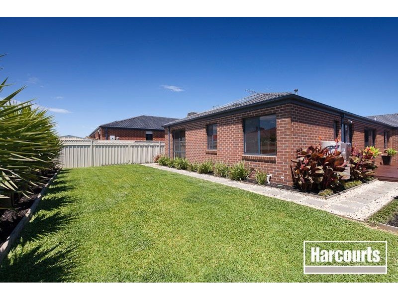 6 Corrigans Road, Cranbourne East VIC 3977