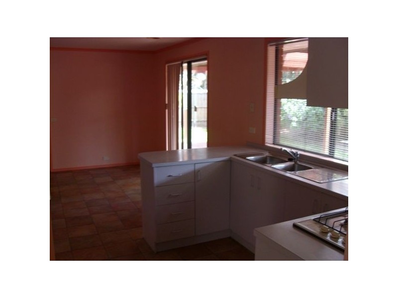 27 Josephine Avenue, Cranbourne North VIC 3977