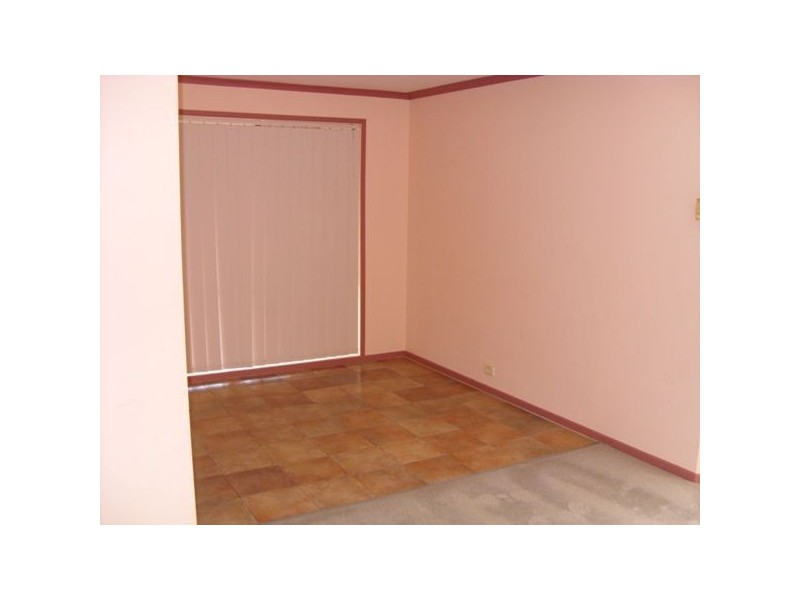 27 Josephine Avenue, Cranbourne North VIC 3977