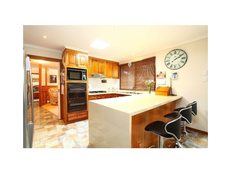 8 Fosters Court, Cranbourne North VIC 3977