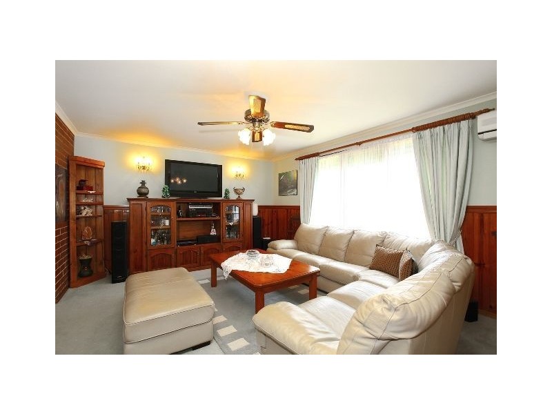 8 Fosters Court, Cranbourne North VIC 3977