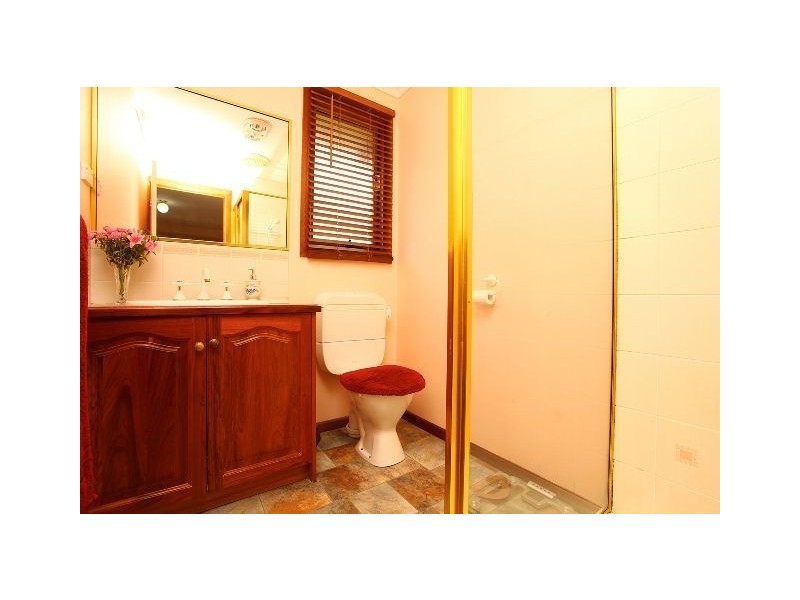 8 Fosters Court, Cranbourne North VIC 3977