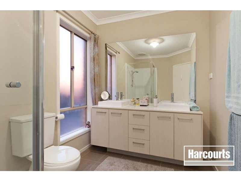 31 Broadstone Way, Cranbourne VIC 3977