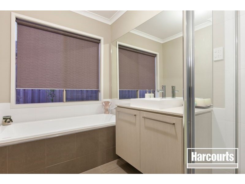 31 Broadstone Way, Cranbourne VIC 3977