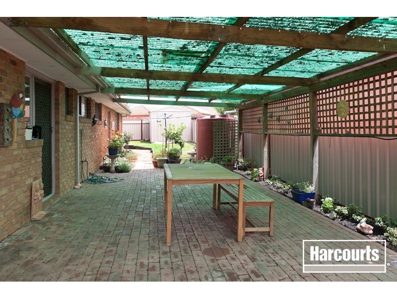 1 Hoop Pine Court, Cranbourne North VIC 3977