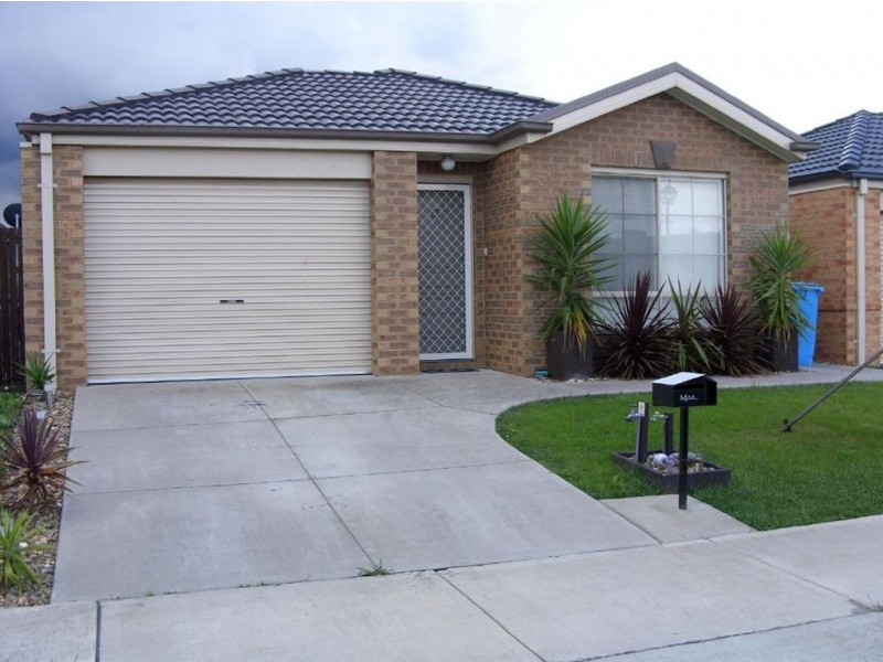 13 Greenaway Terrace, Cranbourne East VIC 3977