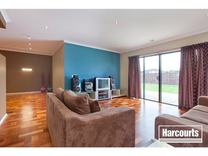 10 Danby Court, Cranbourne North VIC 3977