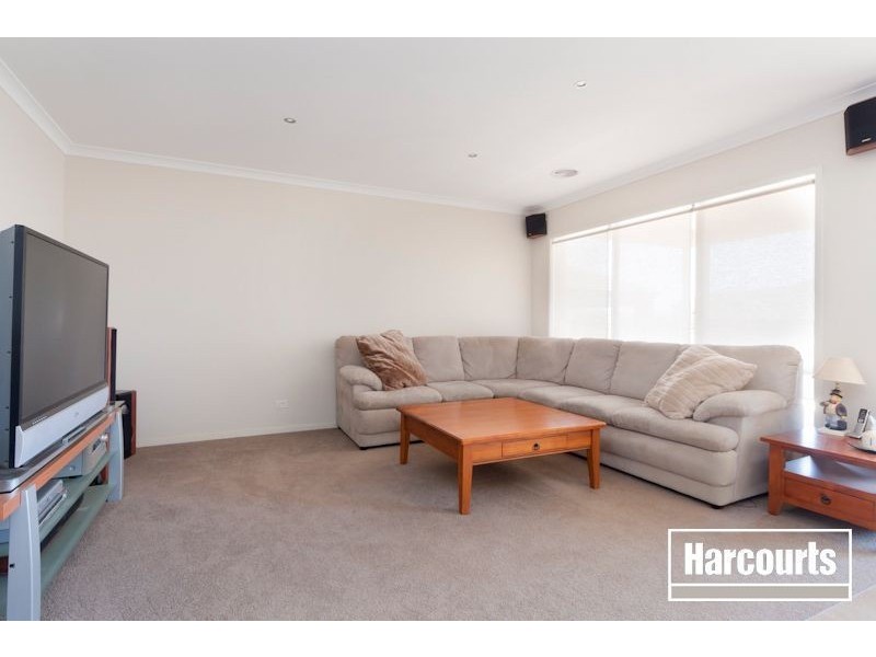 48 Yammerbook Way, Cranbourne East VIC 3977