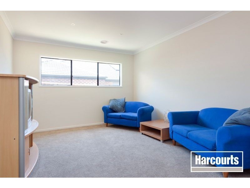 48 Yammerbook Way, Cranbourne East VIC 3977