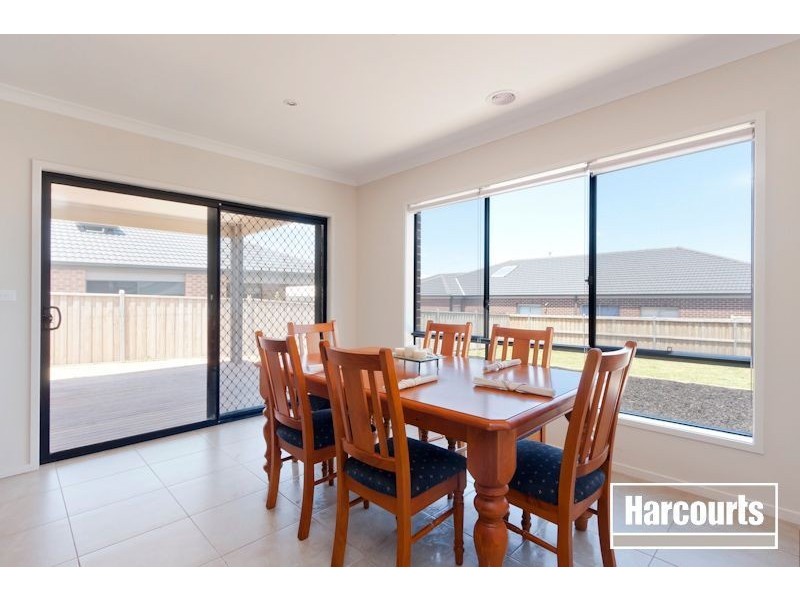 48 Yammerbook Way, Cranbourne East VIC 3977