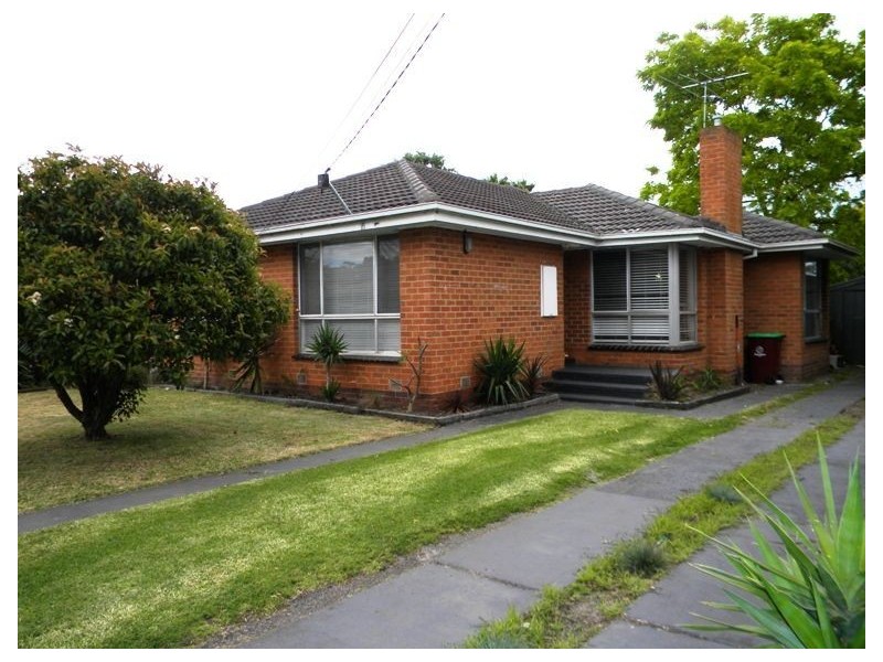 13 Jillian Street, Cranbourne VIC 3977