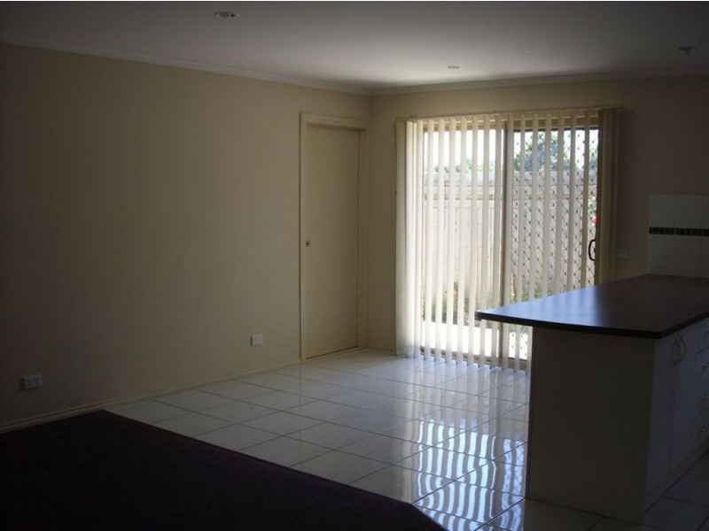 27A Clairmont Ave, Cranbourne VIC 3977