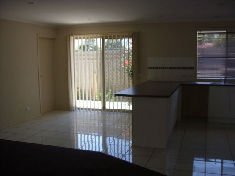 27A Clairmont Ave, Cranbourne VIC 3977