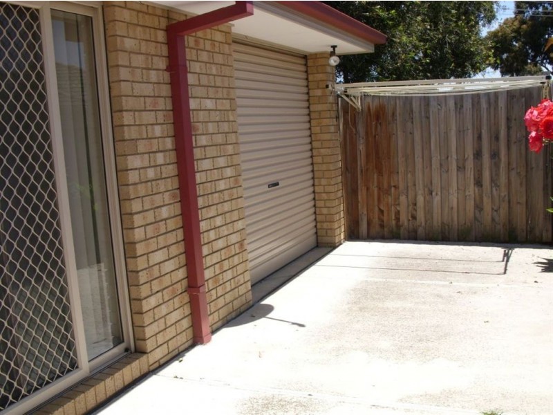 27A Clairmont Ave, Cranbourne VIC 3977