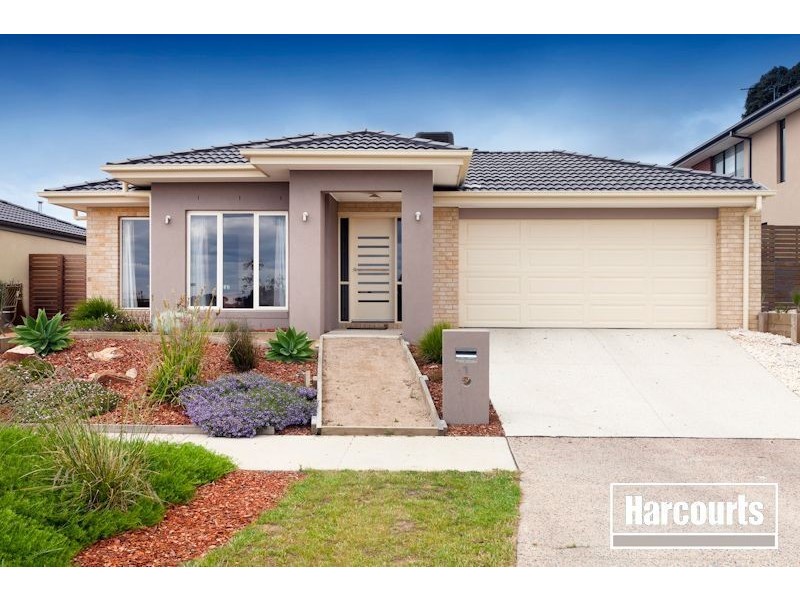 1 Greenwood Court, Cranbourne South VIC 3977