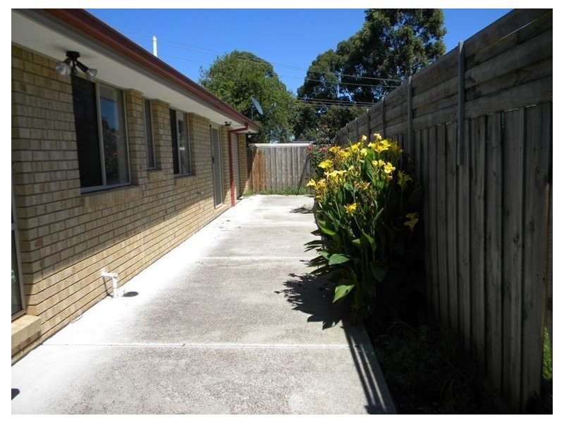27a Clairmont Avenue, Cranbourne VIC 3977