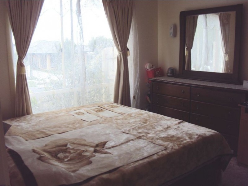 33 Bates Street, Cranbourne West VIC 3977