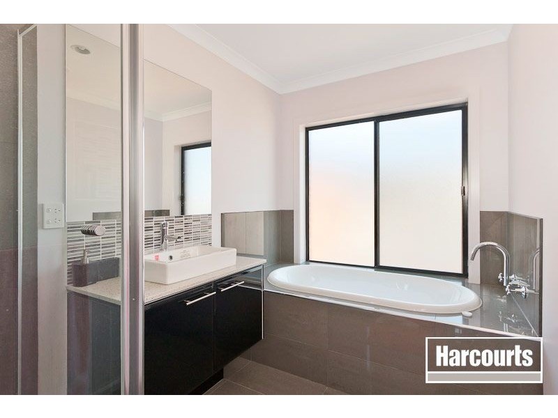 4 Sunnybrook Way, Lyndhurst VIC 3975