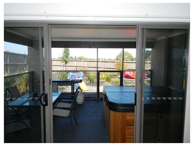 10 Greenview Court, Cranbourne North VIC 3977