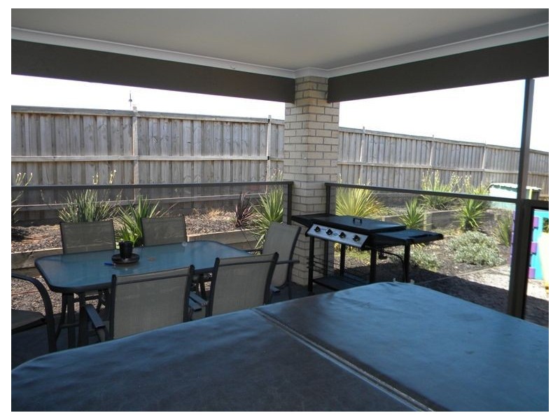 10 Greenview Court, Cranbourne North VIC 3977