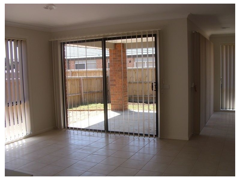 9 Herbert Street, Pakenham VIC 3810