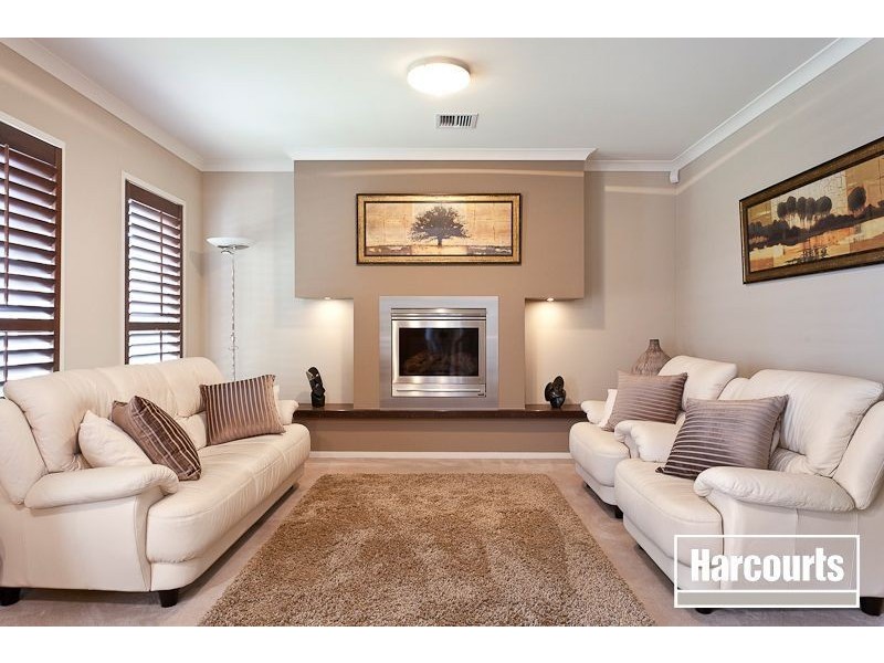 4 Hertford Court, Cranbourne North VIC 3977