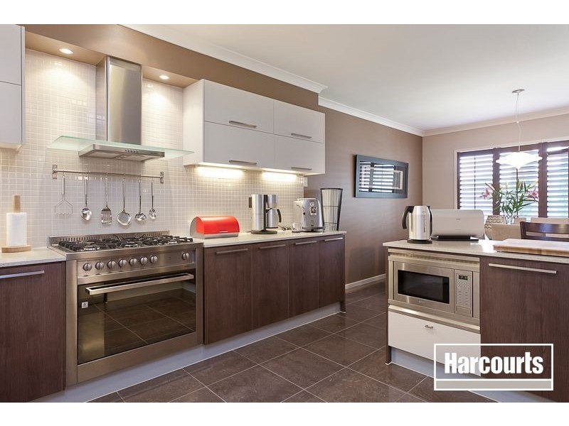 4 Hertford Court, Cranbourne North VIC 3977