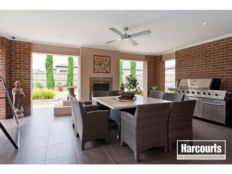 4 Hertford Court, Cranbourne North VIC 3977