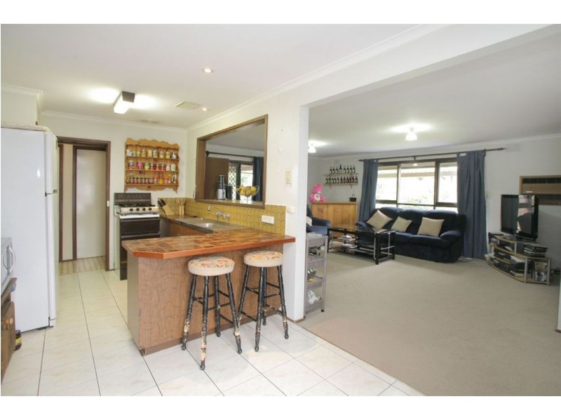 17 Ainsleigh Court, Cranbourne VIC 3977