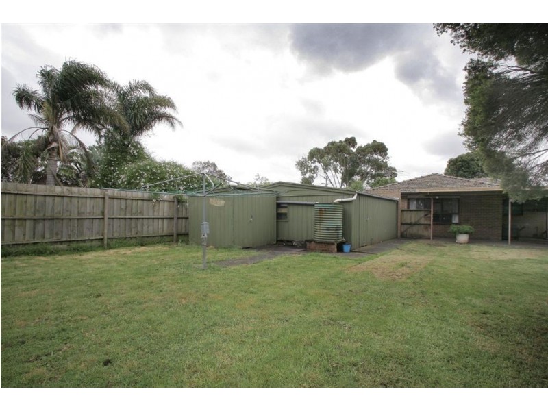 17 Ainsleigh Court, Cranbourne VIC 3977