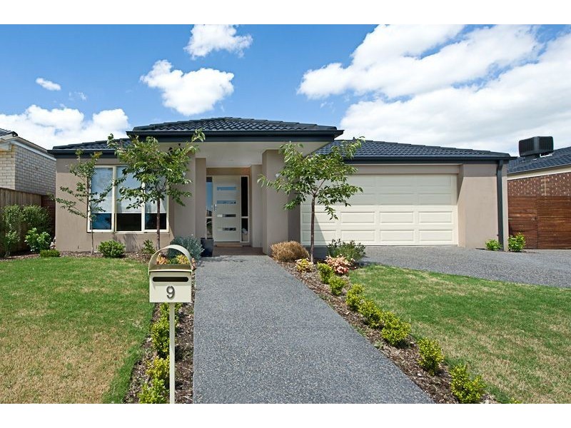 9 Oldis Court, Berwick VIC 3806