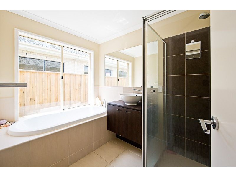 9 Oldis Court, Berwick VIC 3806