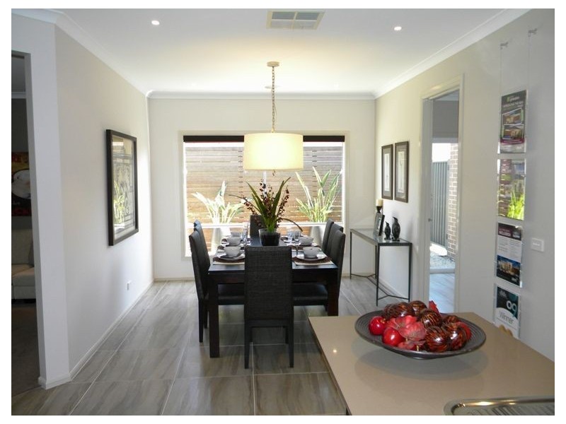 7 Kindred Avenue, Cranbourne North VIC 3977