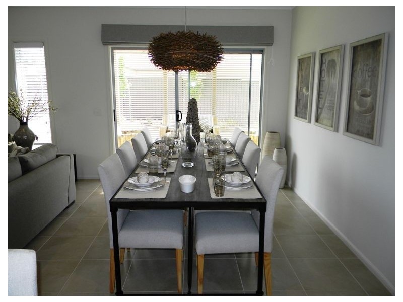 7 Kindred Avenue, Cranbourne North VIC 3977