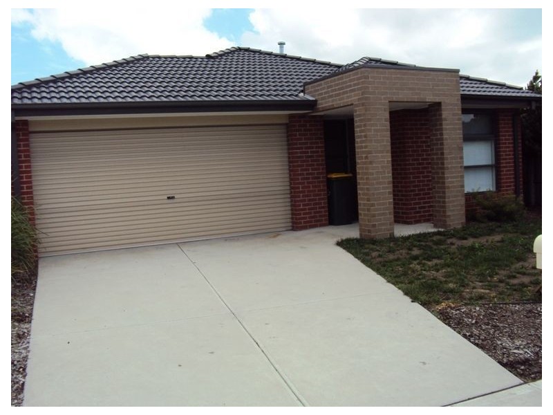 27 Carrumwoods Drive, Carrum Downs VIC 3201