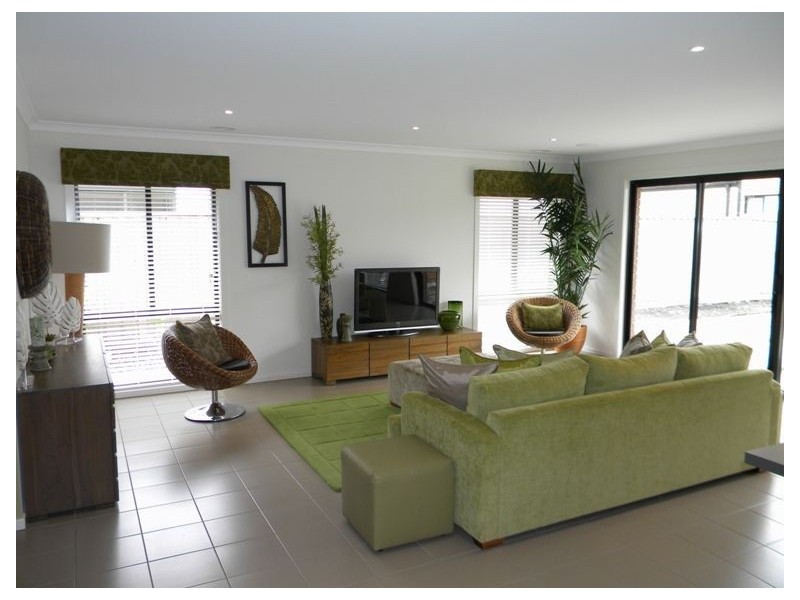 9 Brookwater Parade, Lyndhurst VIC 3975