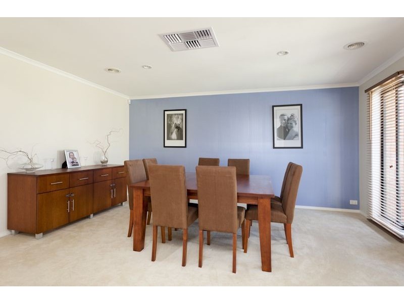 20 Phoenix Avenue, Cranbourne VIC 3977