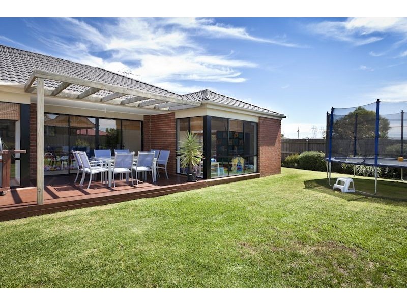 20 Phoenix Avenue, Cranbourne VIC 3977