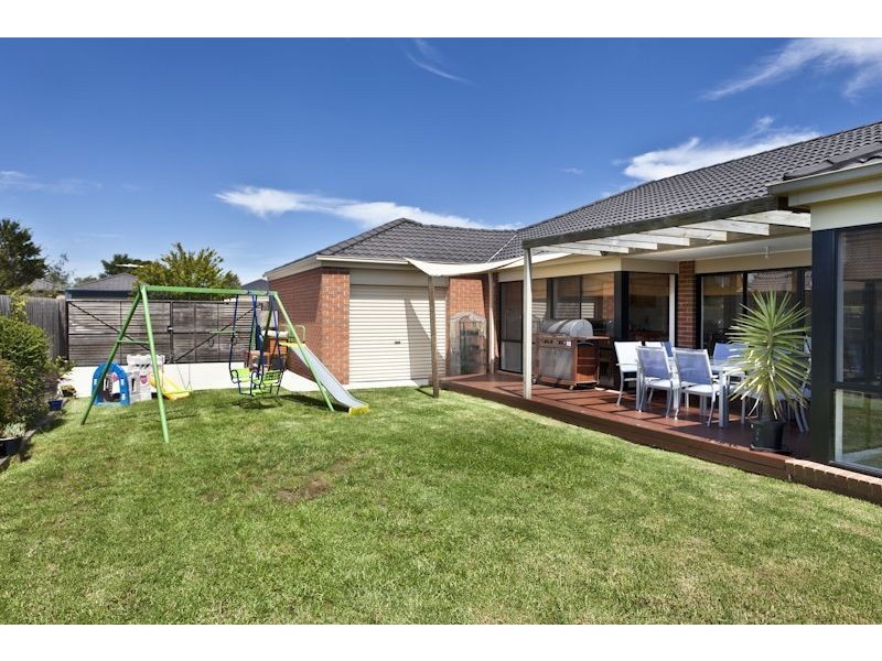 20 Phoenix Avenue, Cranbourne VIC 3977