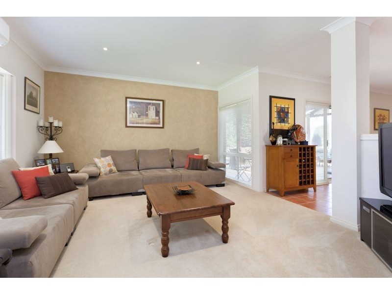 17 Sunningdale Crescent, Cranbourne VIC 3977