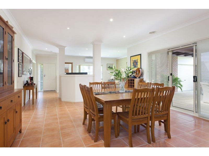 17 Sunningdale Crescent, Cranbourne VIC 3977